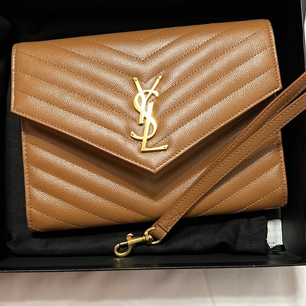 Beautiful YSl wristlet limited edition color, used twice good as new ! - Picture 2 of 11